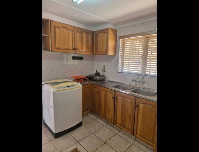 4 BEDROOM HOUSE FOR SALE IN SILVERGLEN